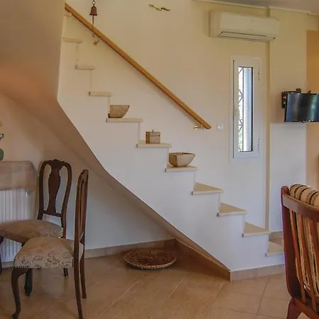 Ferienhaus Two-bedroom In Livanátai