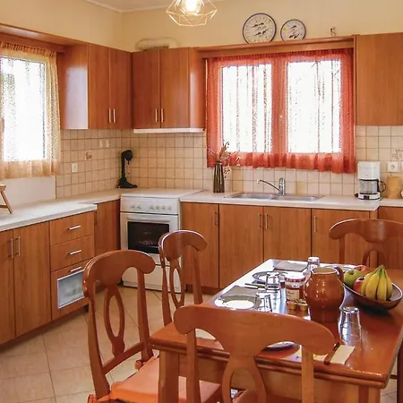 Beautiful In With Kitchen Livanátai