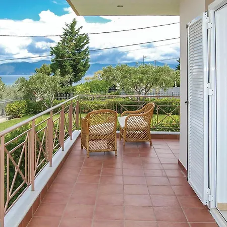 Ferienhaus Two-bedroom In Livanátai